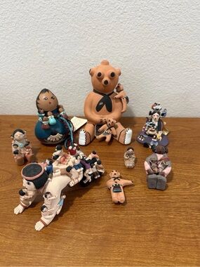 Lot of 8- Native American Storyteller Pottery Figurines - Pueblo Bear & Figures